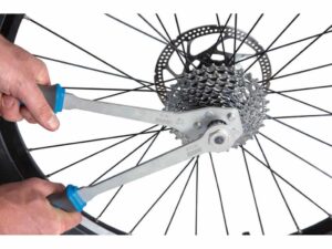 Alternative view of מפתח פריילוף לשימנו עם ידית ופין Unior דגם 1670.8/2bi