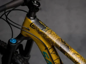 מגן שילדה ויקינג - שחור מבריק