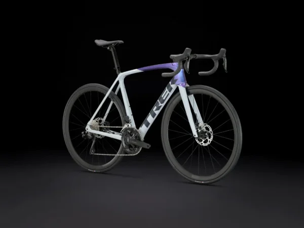 ⁦Trek Emonda SL 6 Disc Di2 2024 - Plasma Pearl Grey/Purple Flip⁩ – תמונה ⁦2⁩
