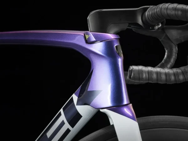 ⁦Trek Emonda SL 6 Disc Di2 2024 - Plasma Pearl Grey/Purple Flip⁩ – תמונה ⁦5⁩