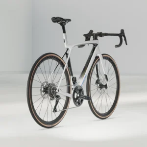 Alternative view of Trek Madone SL 6 Gen 8 - White Prismatic