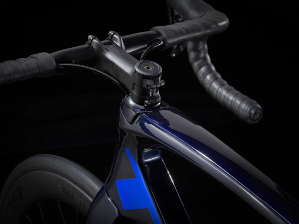 ⁦Trek Madone SL 7 Gen 6 2022 - Deep Dark Blue⁩ – תמונה ⁦7⁩