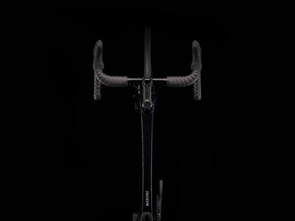 ⁦Trek Madone SL 7 Gen 6 2022 - Deep Dark Blue⁩ – תמונה ⁦9⁩