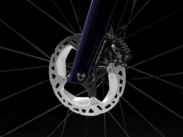 ⁦Trek Madone SL 7 Gen 6 2022 - Deep Dark Blue⁩ – תמונה ⁦10⁩