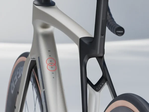 ⁦Trek Madone SL 7 Gen 8 - Lunar Grey⁩ – תמונה ⁦4⁩