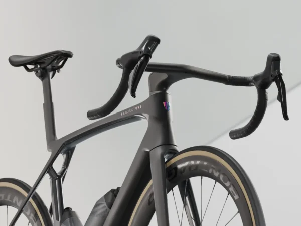 ⁦Trek Madone SLR 7 Gen 8 - Matte Carbon/Gloss Trek Black⁩ – תמונה ⁦5⁩