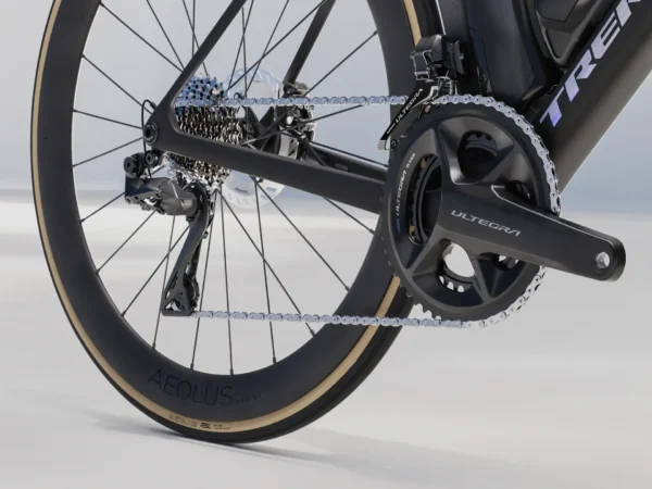 ⁦Trek Madone SLR 7 Gen 8 - Matte Carbon/Gloss Trek Black⁩ – תמונה ⁦6⁩