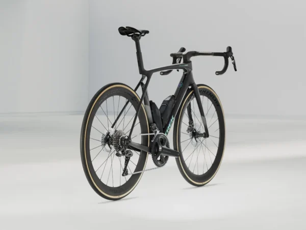 ⁦Trek Madone SLR 7 Gen 8 - Matte Carbon/Gloss Trek Black⁩ – תמונה ⁦2⁩