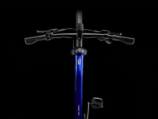 ⁦אופני עיר חשמליים Trek Dual Sport Plus 2 - Blue⁩ – תמונה ⁦8⁩