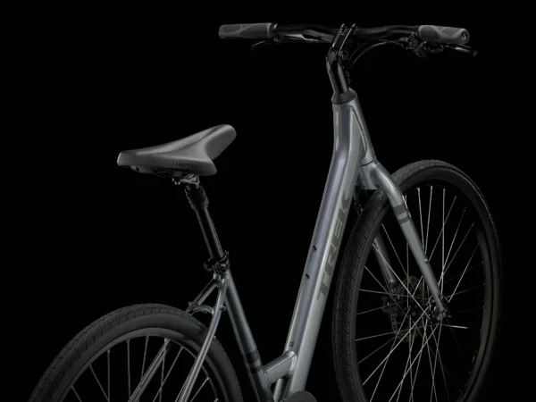 ⁦אופני עיר נוחים Trek Verve 2 LowStep Disc 2025 - Galactic Grey⁩ – תמונה ⁦4⁩