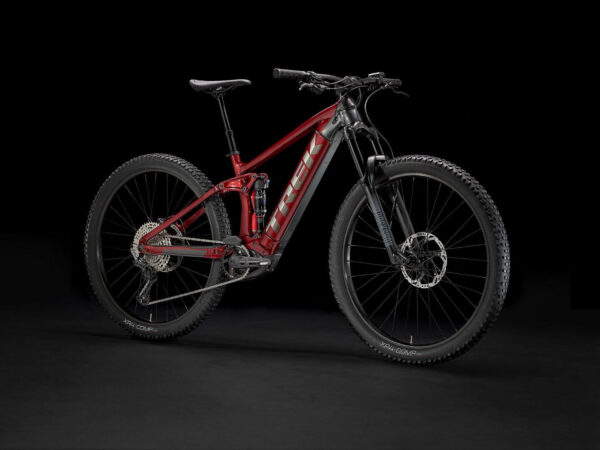 ⁦אופניים חשמליים Trek Rail 5 625w 2022-23 - Crimson/Lithium Grey⁩ – תמונה ⁦2⁩