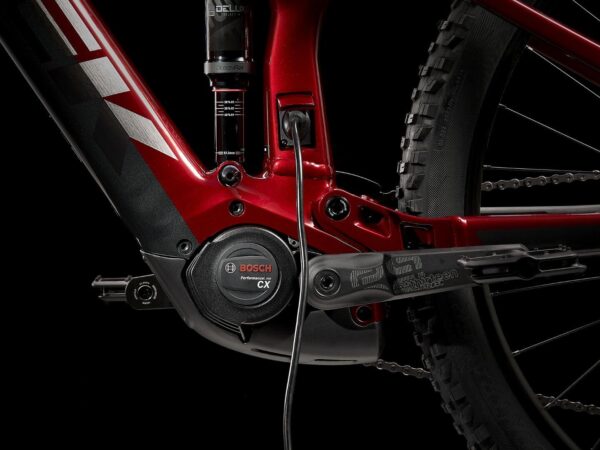 ⁦אופניים חשמליים Trek Rail 5 625w 2022-23 - Crimson/Lithium Grey⁩ – תמונה ⁦4⁩