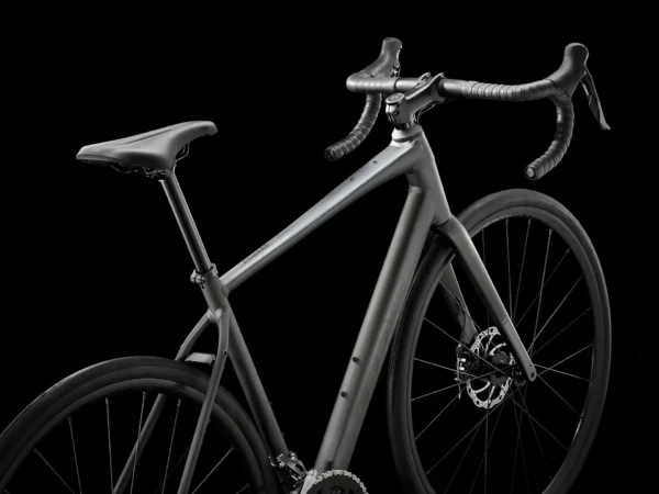 ⁦Trek Domane AL 2 Disc Gen 4 2026 - Black⁩ – תמונה ⁦4⁩
