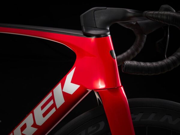 ⁦Trek Madone SLR 6 eTap Gen 7 2023 - Viper Red⁩ – תמונה ⁦5⁩