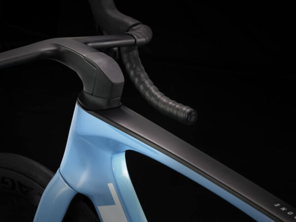 ⁦Trek Madone SLR 7 Gen 7 eTap 2023 - Quicksilver⁩ – תמונה ⁦7⁩
