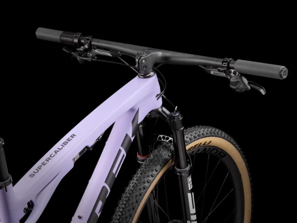 ⁦Trek Supercaliber SLR 9.9 XX AXS Gen 2 - Lavender Haze⁩ – תמונה ⁦3⁩