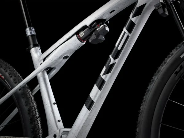 ⁦Trek Supercaliber SLR Flight Attendant Gen 2 - Argent Drizzle⁩ – תמונה ⁦5⁩