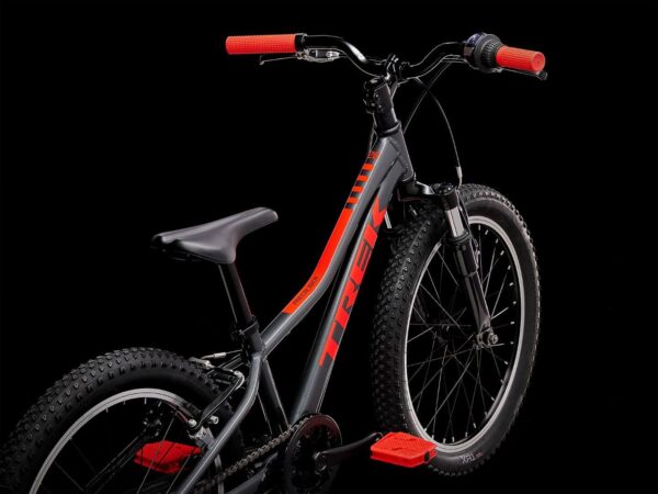 ⁦אופני הילוכים לילדים וילדות Trek Precaliber 20 7Sp 2023-25 - Lithium Grey⁩ – תמונה ⁦3⁩