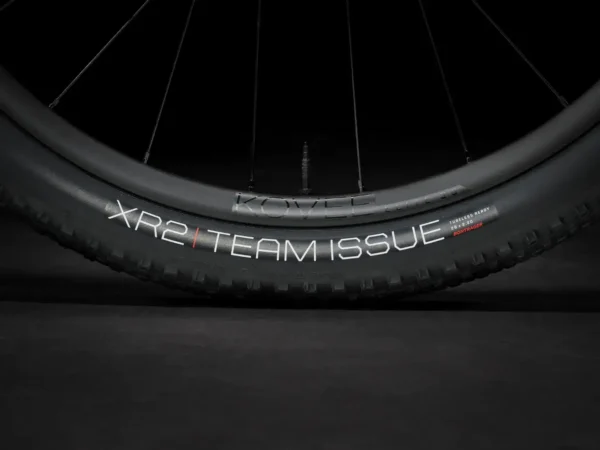 ⁦אופני הרים זנב קשיח Trek Procaliber 9.7 AXS 2024 - White/Black⁩ – תמונה ⁦8⁩