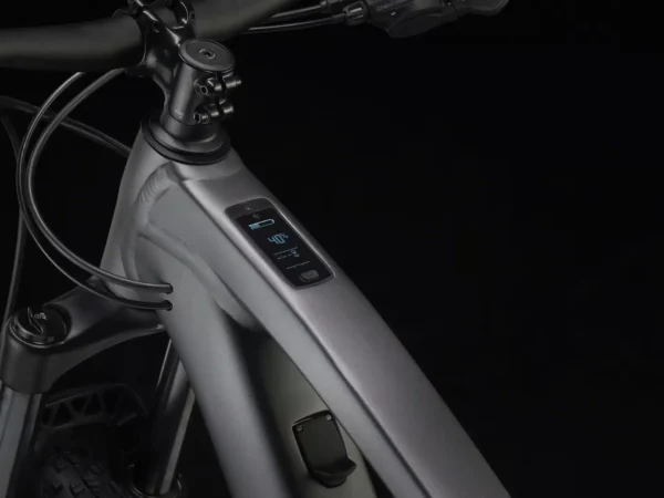 ⁦אופני הרים חשמליים Trek Fuel EXe 5 2025 - Matte Dnister Black⁩ – תמונה ⁦4⁩