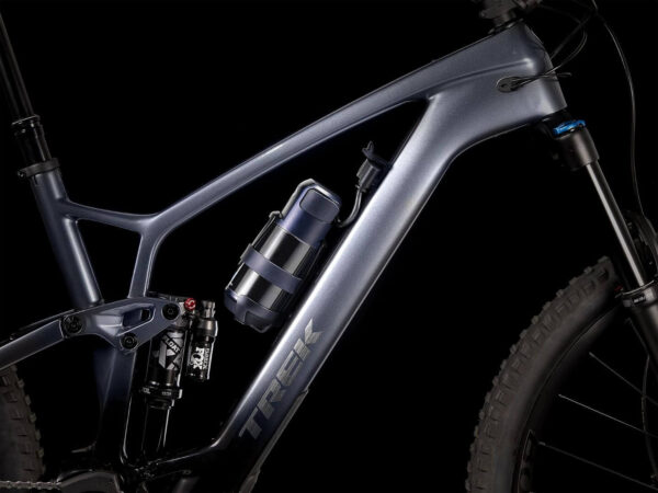 ⁦אופני הרים חשמליים Trek Fuel EXe 9.7 2023 - Matte Galactic Grey to Black Fade⁩ – תמונה ⁦12⁩
