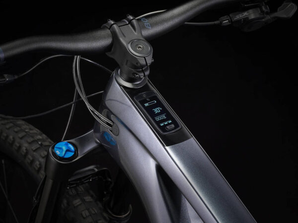 ⁦אופני הרים חשמליים Trek Fuel EXe 9.7 2023 - Matte Galactic Grey to Black Fade⁩ – תמונה ⁦4⁩
