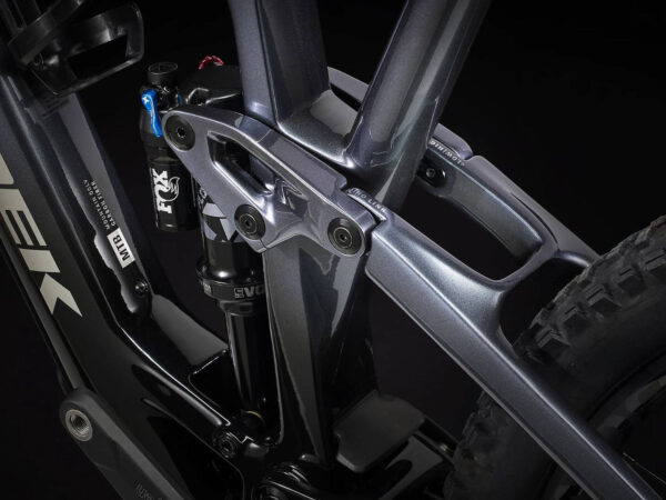 ⁦אופני הרים חשמליים Trek Fuel EXe 9.7 2023 - Matte Galactic Grey to Black Fade⁩ – תמונה ⁦7⁩