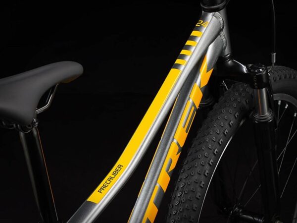 ⁦אופני הרים לילדים וילדות Trek Precaliber 24 8S 2025 - Matte Anthracite⁩ – תמונה ⁦4⁩