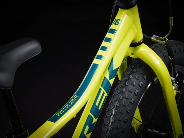 ⁦אופני ילדים וילדות מעצורי יד Trek Precaliber 16 FW 2023-25 - Volt⁩ – תמונה ⁦4⁩