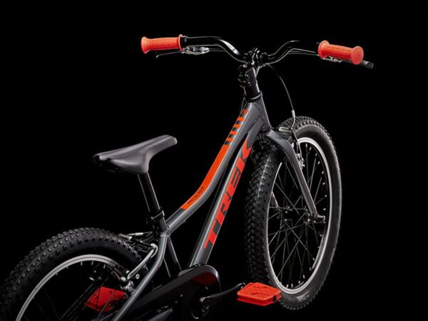 ⁦אופני ילדים וילדות מעצורי יד Trek Precaliber 20 Freewheel 2023-25 - Lithium Grey⁩ – תמונה ⁦3⁩
