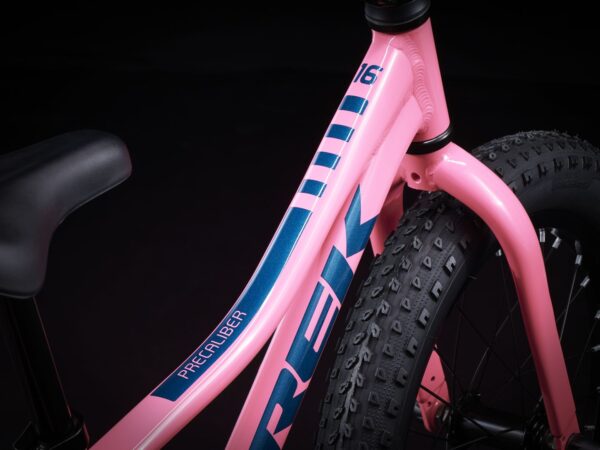 ⁦אופני ילדים וילדות מעצורי רגל Trek Precaliber 16 CST 2023-25 - Pink⁩ – תמונה ⁦4⁩