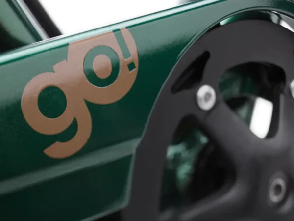 ⁦אופני עיר חשמליים Townie Go! 7D EQ Step-Over - Evergreen Metallic⁩ – תמונה ⁦3⁩