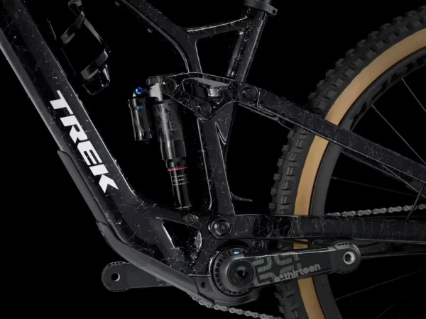 ⁦אופניים חשמליים Trek Fuel EXe 9.8 2025 - Black⁩ – תמונה ⁦5⁩