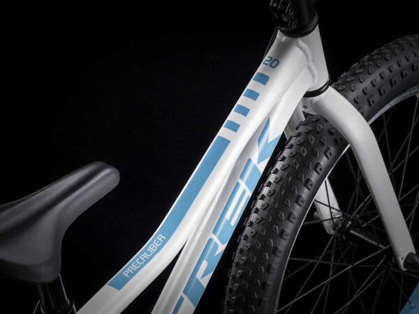 ⁦אופניים לילדות עם מעצור רגל Trek Precaliber 20 Girls CST V22 - White⁩ – תמונה ⁦4⁩